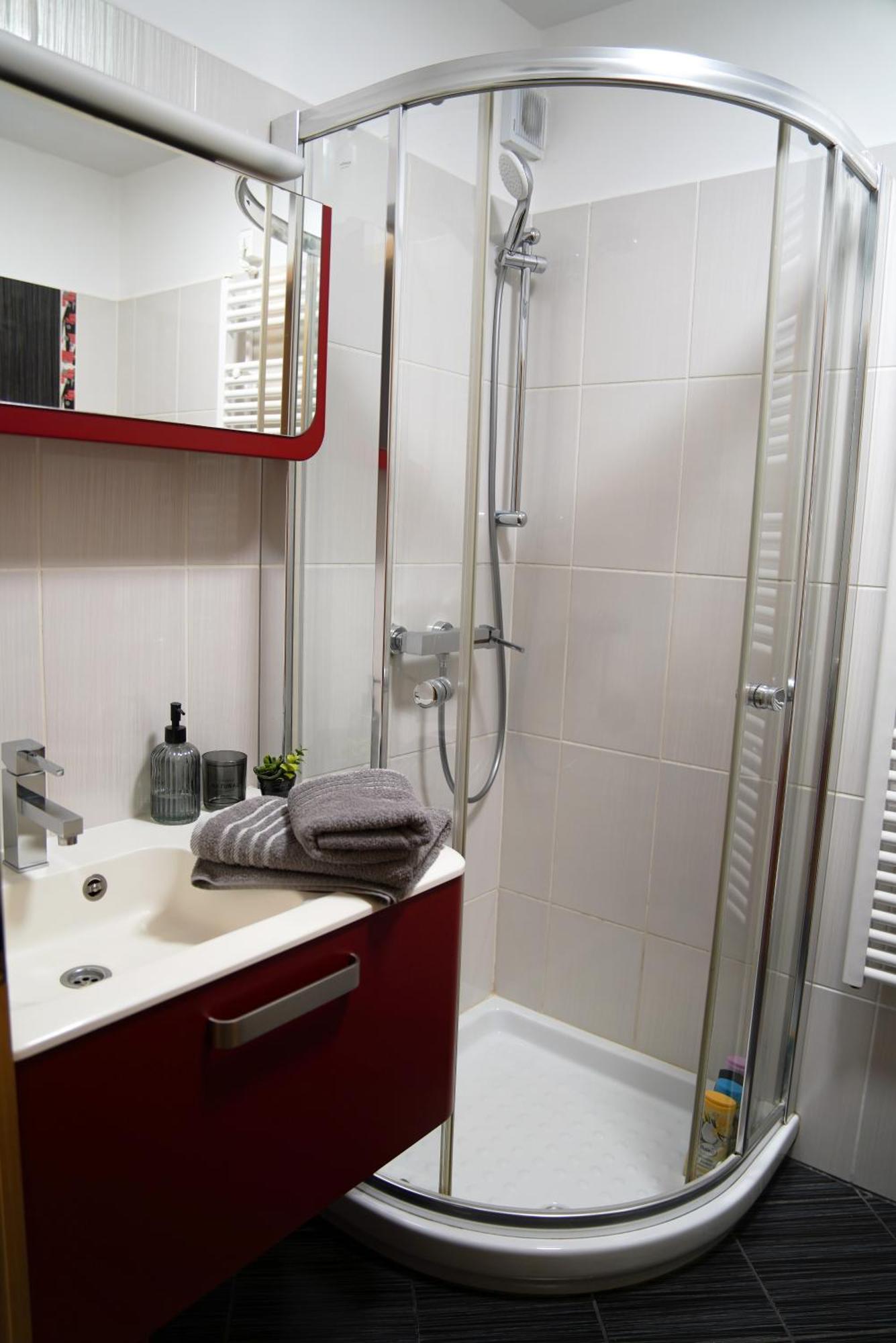 Stunning New Apartment In Centre Of Buzet Eksteriør billede